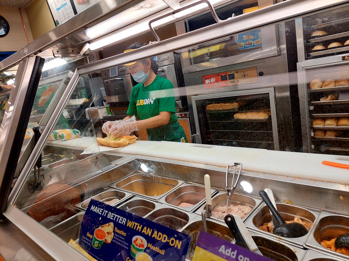 romymomi's tweet photo. @SUBWAY at @ChangiAirport service is so slow, 7 sandwiches in 40 minutes. 3 old ladies at the counter. https://t.co/FkKOS3VsLU