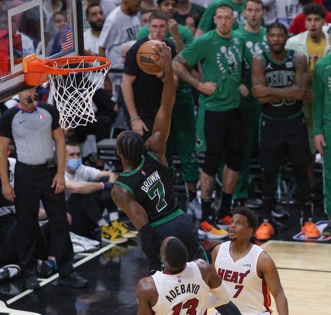 mickyt34's tweet photo. I may not use Twitter anymore, but just wanted to say we are FINALS BOUND and I'm excited! ☘️☘️☘️☘️ Go Celtics! https://t.co/nE8XV0ebOU