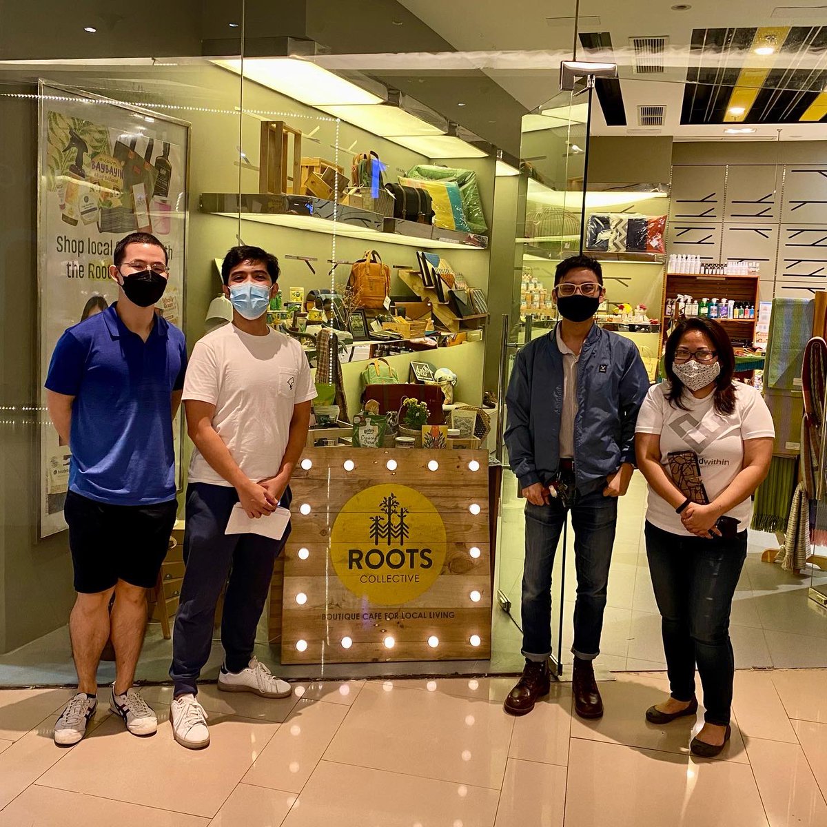 GetRootedPH's tweet photo. Our hearts are full whenever our enterprise partners come over for a visit. Nothing beats meeting people in person, even just for a short while 🥹

Our store is open to social entrepreneurs &amp; creative startups. Come on over &amp; visit ✨

#RootsCollectivePH #GetRootedPH
#trylocalph https://t.co/cfMzT03T1w