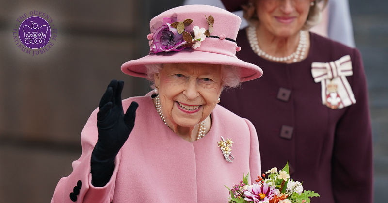 RoyalFamily's tweet photo. Not long to go until the #PlatinumJubilee Celebration Weekend 🎉

To help you plan your celebrations, we've put together a helpful guide of what to expect and how to get involved over the weekend: