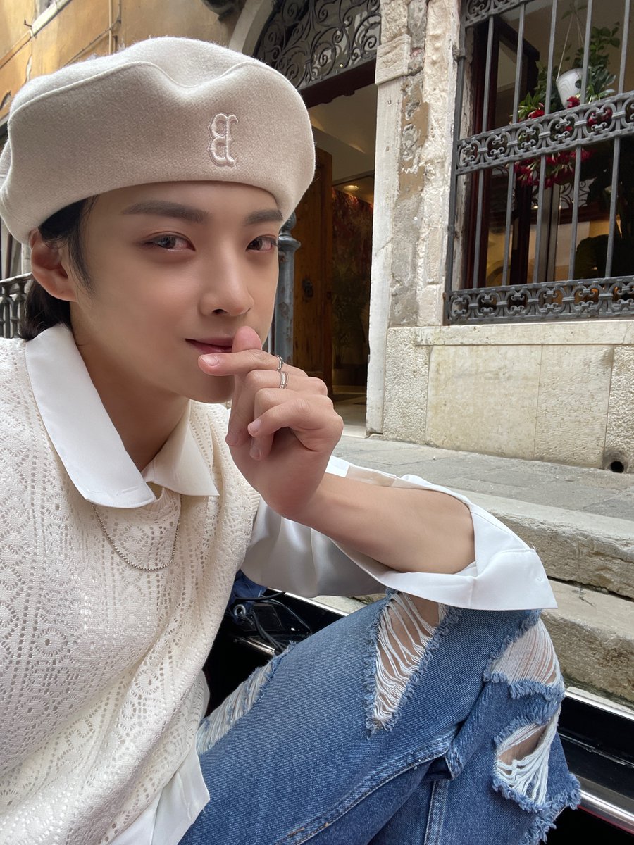 WUZO_BLITZERS's tweet photo. [📷][#GO_U_RAID]
in Venezia
 
#BLITZERS #블리처스 #GO_U #고유 https://t.co/EsWhpRiTJj