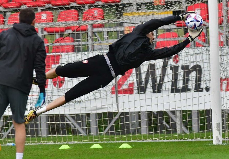 ilievdejan's tweet photo. Time for the national team working hard and getting ready for the games coming up! 🇲🇰🇲🇰#напредмакедонија #macedonia #national #team #goalkeeper #football https://t.co/KnYxGC3gib