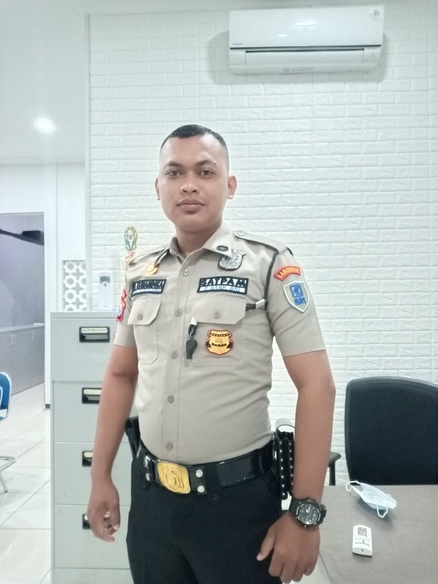 Dhika66612's tweet photo. BRI "Bersemangat Raih Impian"
#SatpamBRISigap #pituWANIsiji #ROSurabaya https://t.co/HZb7WZRZ9i