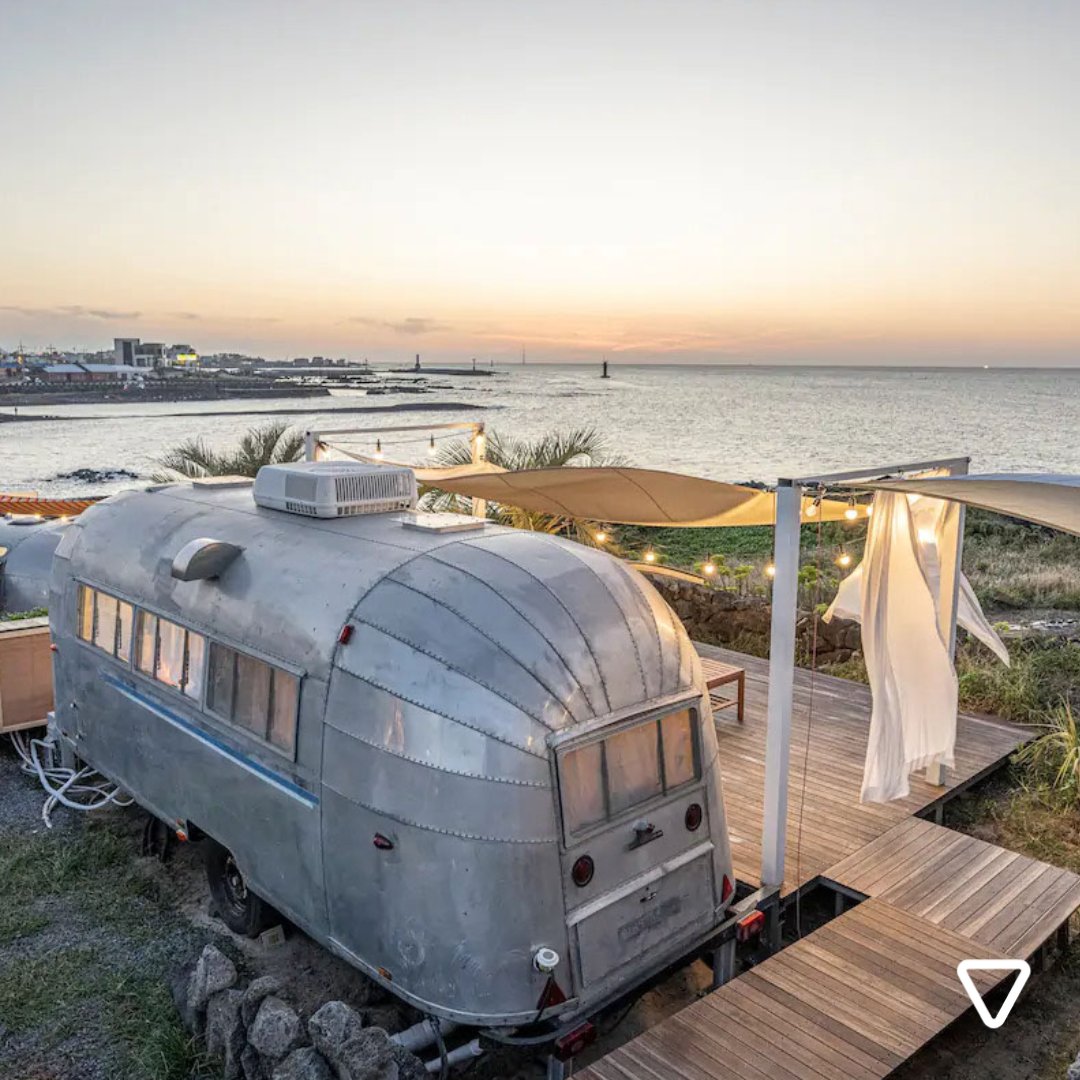 AirTravelr tweet media