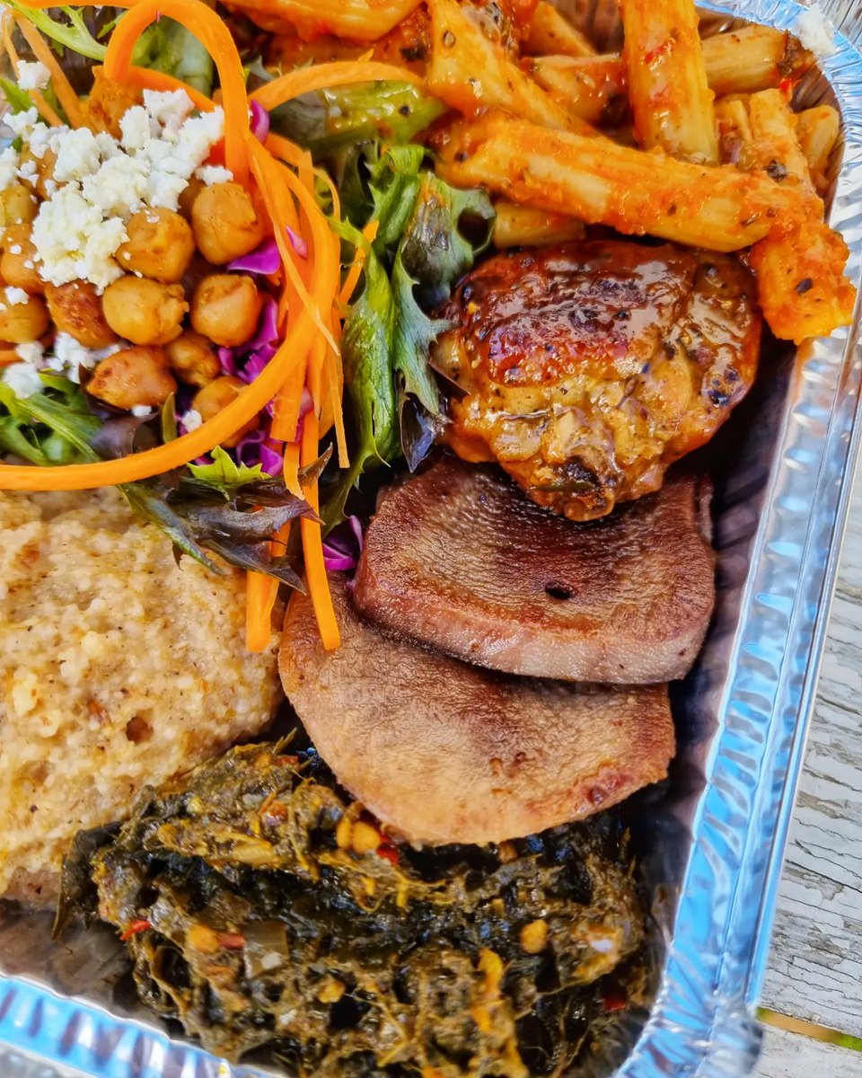 chefnami's tweet photo. LUNCH O'CLOCK 🍛

🐟 Bogobe jwa Lerotse, Bream, Ox Tongue and Morogo wa Dinawa 
🍝Penne, Grilled Chicken and Side Salad 

📞📱 72482147 for your orders 🌈 https://t.co/udHkH6wZN9