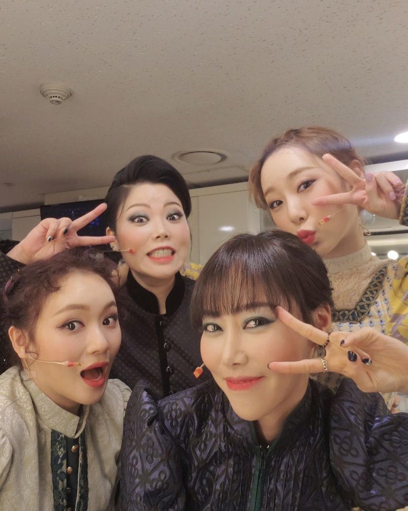 fullmoon_dot's tweet photo. ‼️ 6.2 퀸덤2 파이널 투표 알티 이벤트 ‼️

뮤지컬 리지 “연정 앨리스” 회차 관극 한정⭕️
천사님>> #RT + "#우주소녀" 적힌 문자
저>> 리지 재관할 금액 61600원 

- 타 그룹 중복 투표 ❌
- 당첨자는 DM으로 문자+티켓인증 

아기앨리스 와기앨 엱앨 회차만 가능합니다
#우주소녀 #WJSN #퀸덤2 https://t.co/v8AMHtZZJX