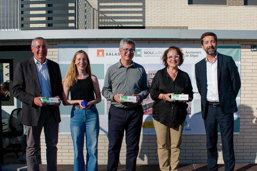 SALAS (@salasplushabit) on Twitter photo Recientemente la <a href="/FundacioSalas/">Fundació SALAS</a> ha hecho entrega de llaves a las familias de "Marinada"
43 viviendas de #alquiler #social con #protección #oficial de la promoción Marinada en #Sitges
Un proyecto resultante de la colaboración público- privada
#VPO #HPO
salas.plus/es/promocion-s… Recientemente la <a href="/FundacioSalas/">Fundació SALAS</a> ha hecho entrega de llaves a las familias de "Marinada"
43 viviendas de #alquiler #social con #protección #oficial de la promoción Marinada en #Sitges
Un proyecto resultante de la colaboración público- privada
#VPO #HPO
salas.plus/es/promocion-s…