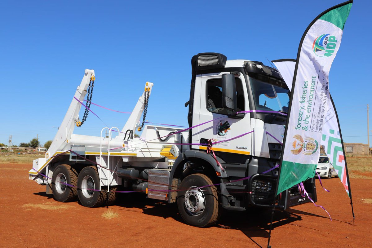 environmentza's tweet photo. Today, Minister Creecy handed over Waste Collection and Landfill Management Fleet to Merafong and Rand West Local Municipalities. https://t.co/HYELb2j7RS