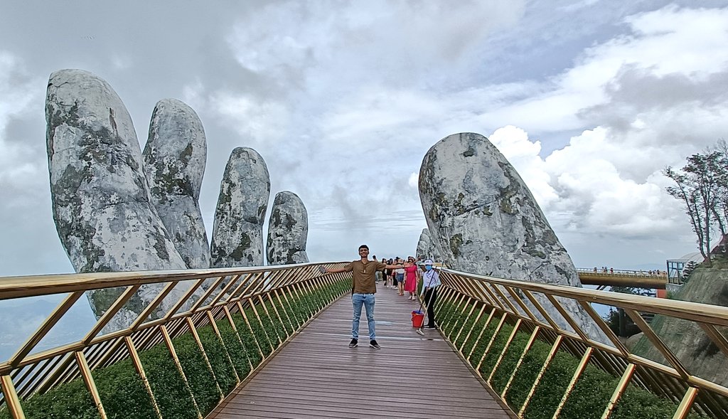 noahfromgoa's tweet photo. Finally back home after 8 of the best days of my life. I discovered a new country, a new culture, new friendships, and a new approach to travel. Vietnam is such an amazingly beautiful country, and I couldn't have asked for a better group of friends to explore it with ❤️ https://t.co/fzYYzQg5Y2