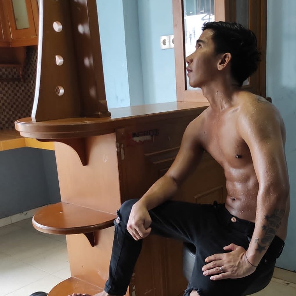Duda_Muda2's tweet photo. Avail pijat JKT 

WA: 087879203974

@AvailablePijat_ @starbri12 @PMsG31 @Agemassage1412 @Ikiterapis2 @Ady6988 @arif_muscle @ArieMassage_ @BatakAndre2 @pijatsatria1 @PijatPalembang_ @Boy311221 @DjavaMassage1  @HarisMssgBdg3 @Pijatbali888 @LocustaBisma https://t.co/uMVarPS2O2