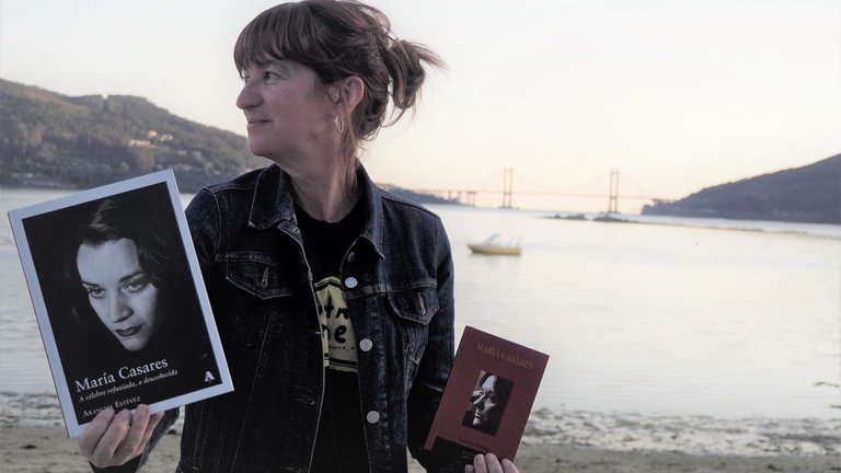 Carme Vidal (@carmevidalaxe) on Twitter photo A gran <a href="/belopecera/">Belén López</a> fai unha extraordinaria entrevista á fantástica <a href="/arantxaestevez/">Arancha Estévez</a> pola publicación do libro sobre María Casares en <a href="/airaeditorial/">Editorial Aira</a>. Sei que en xornalismo non está ben usar adxectivos...mais non me puiden resistir. Lectura moi recomendábel
acortar.link/Gw1u1m A gran <a href="/belopecera/">Belén López</a> fai unha extraordinaria entrevista á fantástica <a href="/arantxaestevez/">Arancha Estévez</a> pola publicación do libro sobre María Casares en <a href="/airaeditorial/">Editorial Aira</a>. Sei que en xornalismo non está ben usar adxectivos...mais non me puiden resistir. Lectura moi recomendábel
acortar.link/Gw1u1m