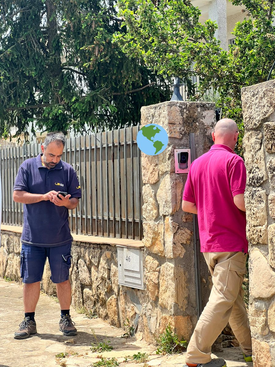 Daniel_K_Fisher's tweet photo. 14h liquidados! #DriverDay @GLS_Spain Seguimos! Juan haciendo piruetas por la puntual falta de cobertura https://t.co/CrsaiZcor0