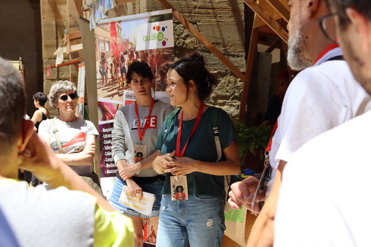 PonentCoopera's tweet photo. 🎉 La 4a edició de la #PonentFEST recupera la normalitat i tanca amb un balanç molt positiu!

El bon temps i les ganes de retrobar-se dels projectes cooperatius van col·laborar a fer de la fira novament un punt de trobada de l’Economia Social i Solidària!

https://t.co/IKI2bZZxAN https://t.co/7aEzV2H97T