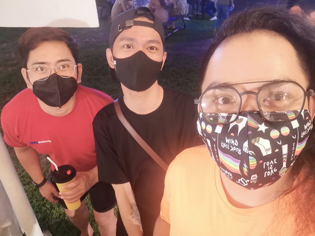 piodaldal's tweet photo. Welcome to Manila Kuya @zvil05 😘😍💯
#SpaceBroTime #SpaceForAll #Greenfield #WeekendVibe #PaPiTea #TheBeerFactory https://t.co/wquyKMaRVl