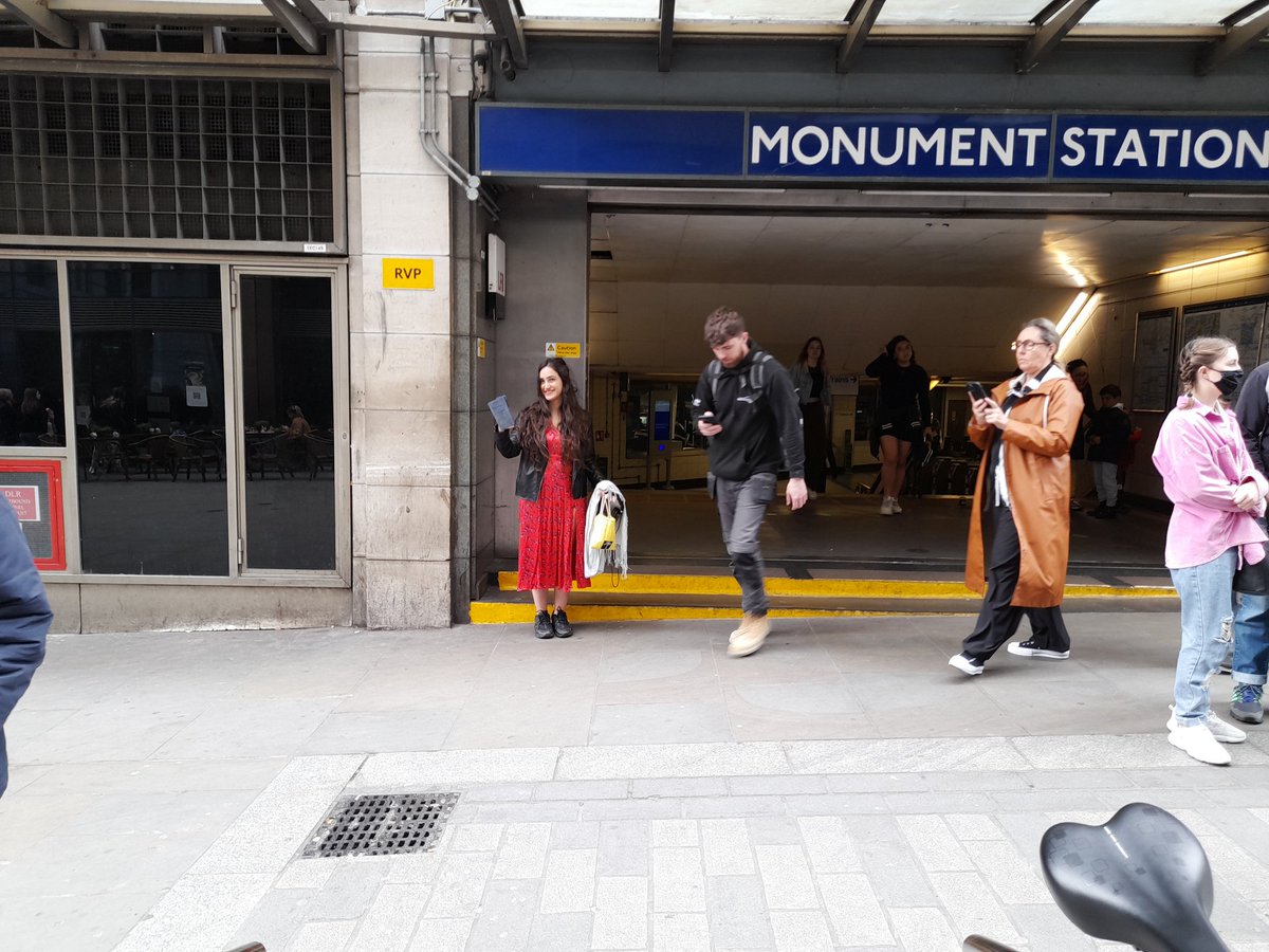 a10_live tweet media