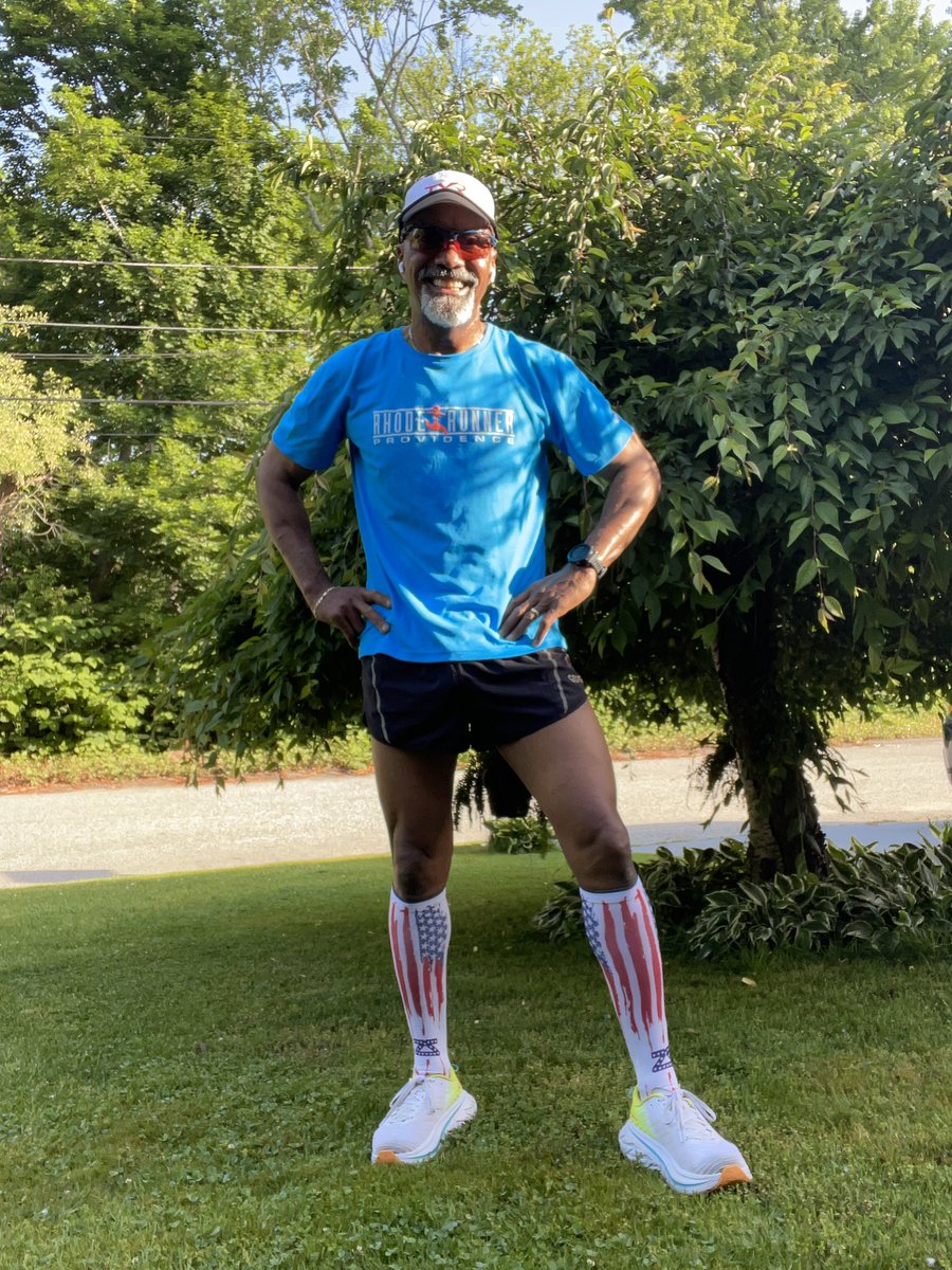 Happy 😃 memorial day weekend #happymemorialday #running #run #usa🇺🇸 #venezuela🇻🇪 !!! #running #ageisjustanumber #agechallenge #blessed #fitover60 @hokafans @rudyprojectna @zensah  #zensahambassador @rhoderunnerinc #vegan #plantbased athlete