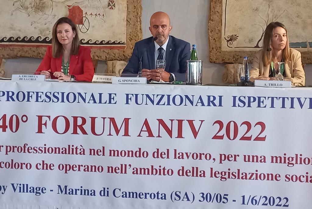 ANIVASSOC's tweet photo. Al 40° Forum Aniv, interviene @AErcoreca Presidente SITSS Spagna @instrabajoyss e Vicepresidente IALI, International Associacion of Labour Inspections, con @anam_tp_ su funzionamento della IALI e attività ispettive del lavoro a Singapore, Norvegia e Spagna https://t.co/Vew3dvfaAV