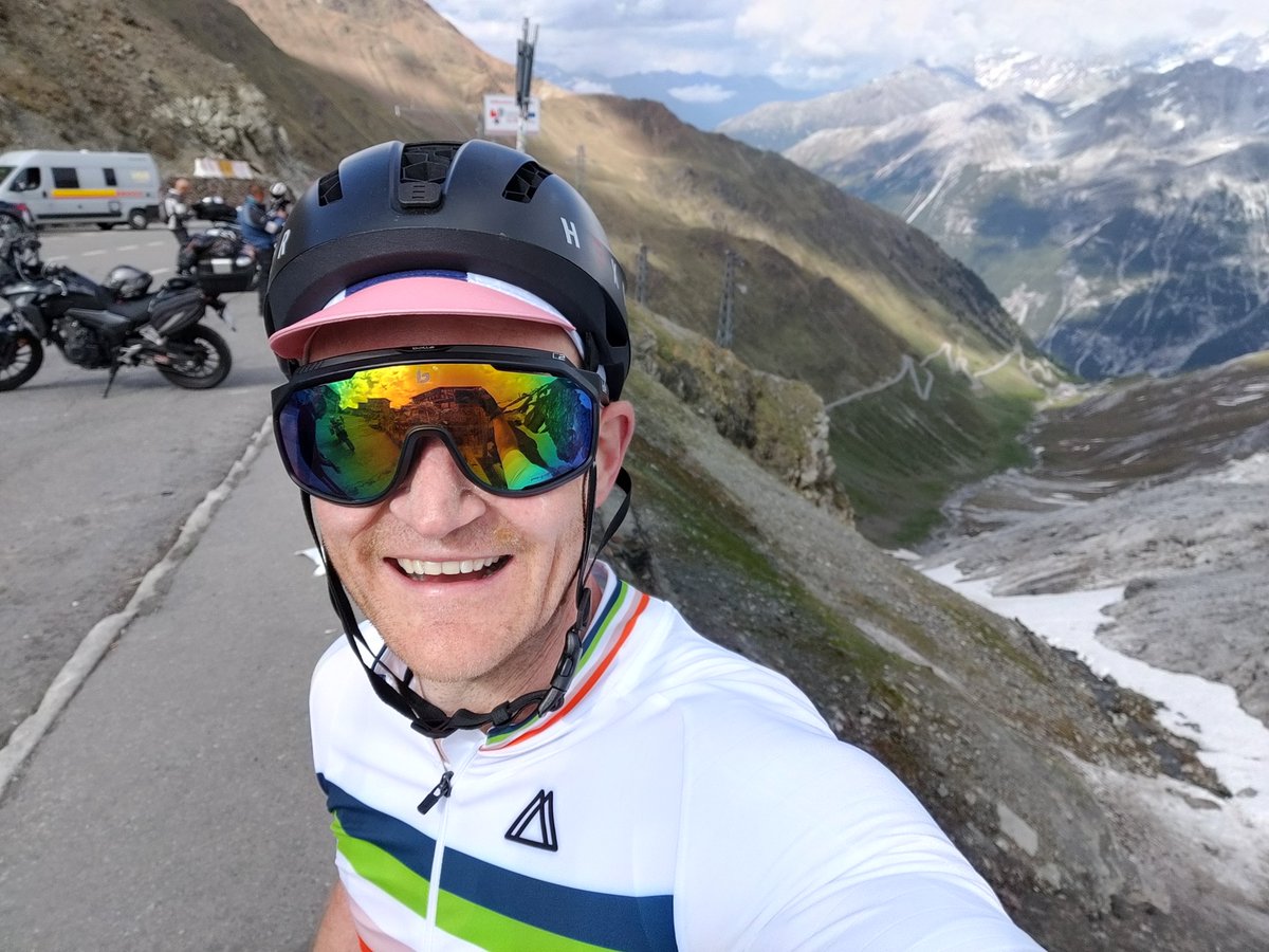 1willcull's tweet photo. Back from an awesome bike trip to Italy. Here's some pics of an icon of cycling anyone should be able to identify... and also the #stelvio #mamnick #yomp Thanks to Thom @Mamnick for sorting the top in time. https://t.co/1IGQFa5H6T