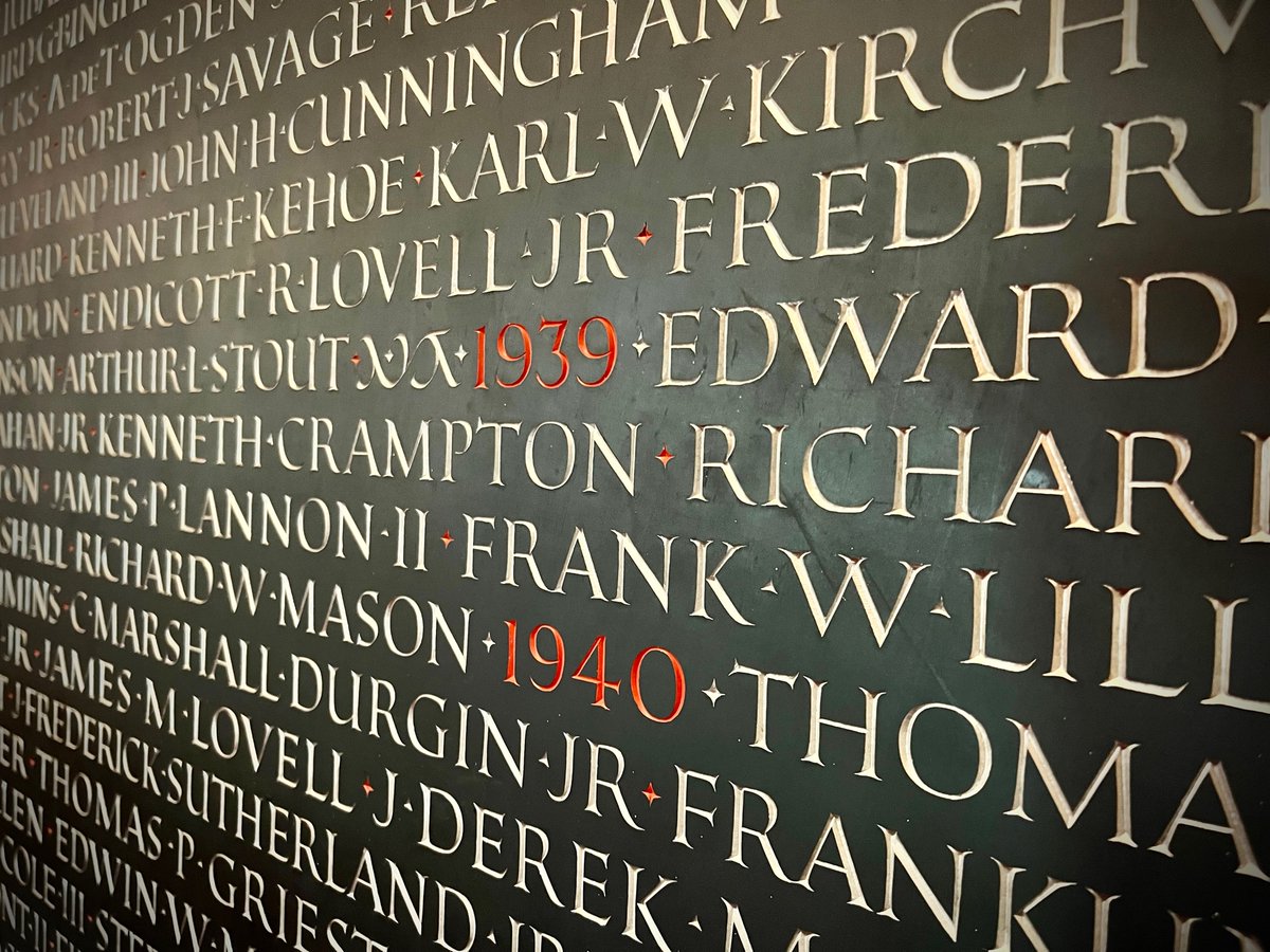 PhillipsExeter's tweet photo. Since the nation's founding, Exeter men and women have served it courageously in times of conflict and crisis. On this Memorial Day, we remember and honor the scores of Exonians who gave what Lincoln called "the last full measure of devotion" to their country. #iamexeter https://t.co/ehJGzT3Ikq