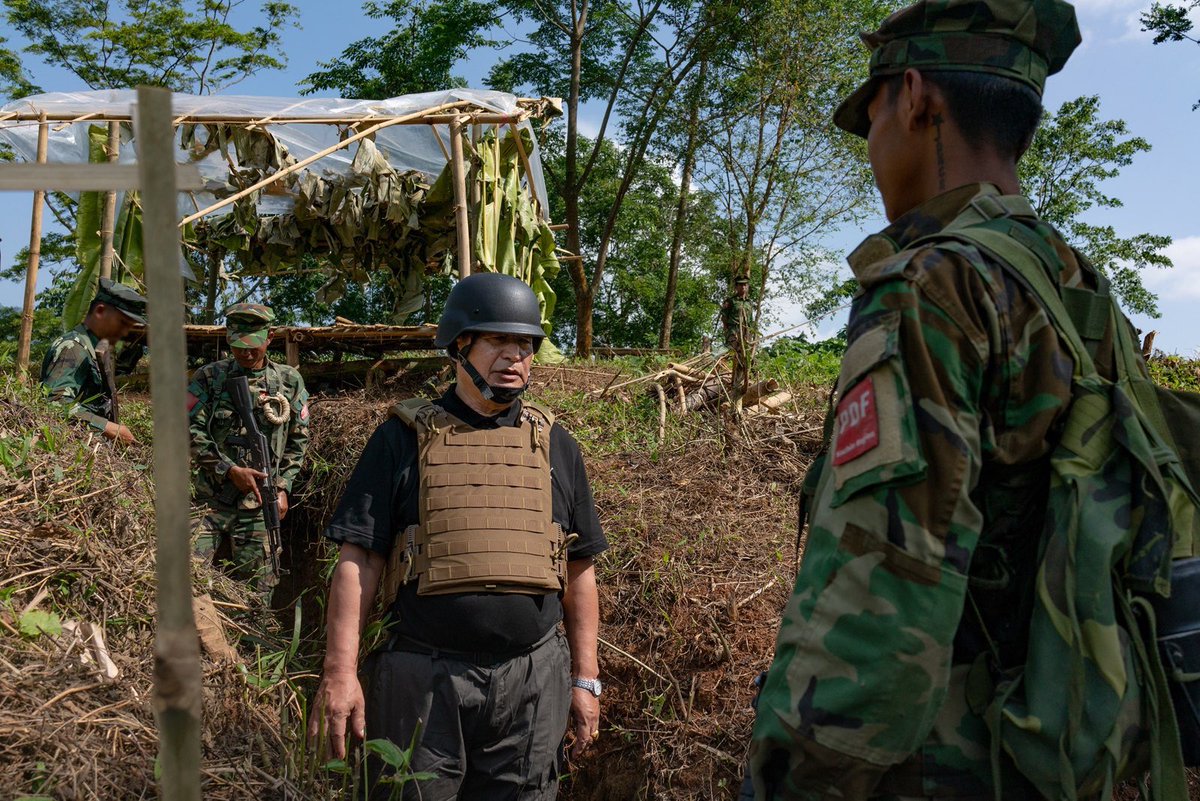 DuwaLashiLa's tweet photo. Visit to a front-line PDF base! I am very honoured to meet some of #Myanmar’s bravest sons and heroes, PDF soldiers. We are very proud of them, and will never forget their sacrifices in our fights to end military dictatorship.
#WhatsHappeningInMyanmar https://t.co/3XPM3PCdWM