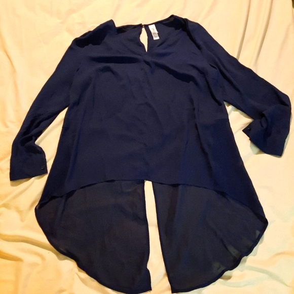 ErikaNellyPhoto's tweet photo. So good I had to share! Check out all the items I'm loving on @Poshmarkapp #poshmark #fashion #style #shopmycloset #pureenergy #worthington #torrid: https://t.co/cJKLAUzp9R https://t.co/BNFnBwYMoP