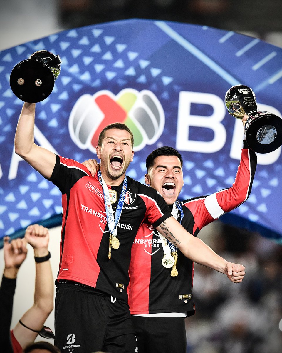 brfootball's tweet photo. Atlas hadn’t won the Liga MX title in 70 years before winning the Apertura in December.

Now they've gone back-to-back after lifting the Clausura this weekend 🏆🏆 https://t.co/Rrrj1EkMi0