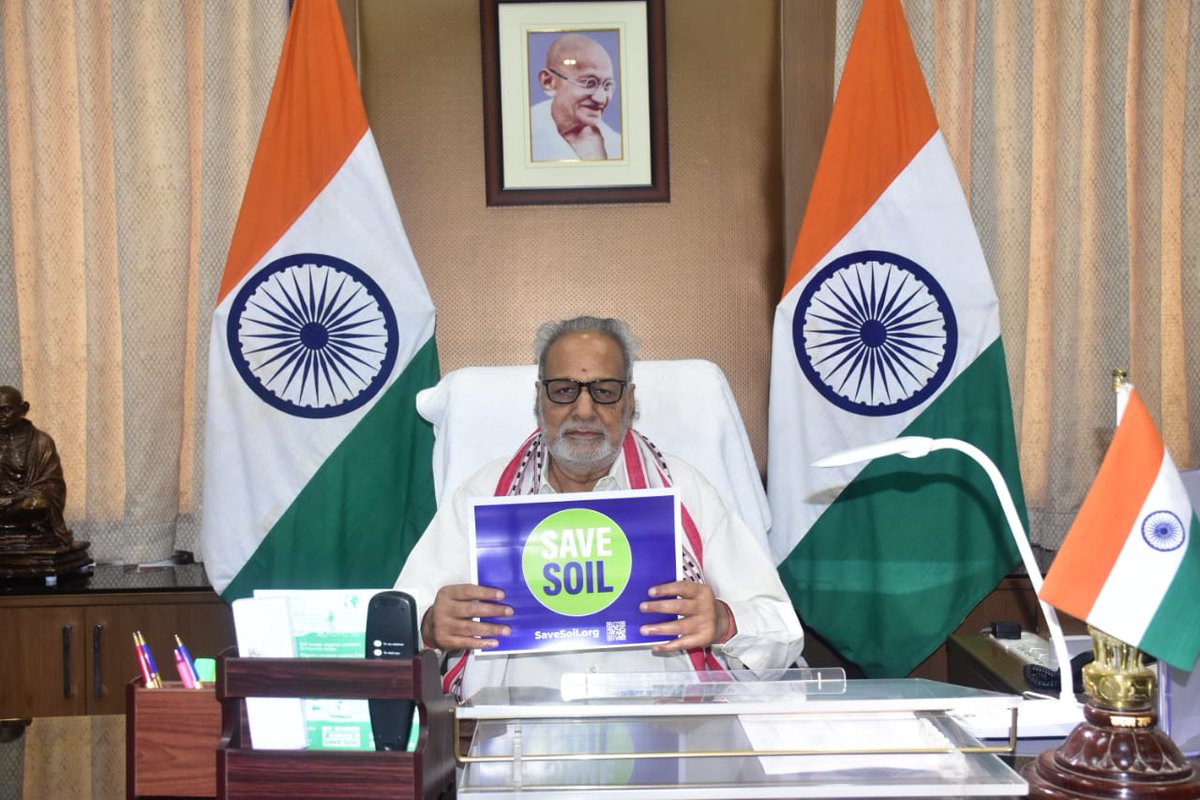 GovernorOdisha's tweet photo. Overall development of any State is dependent on the state of its people. Healthy soil is crucial, especially for an agrarian state like #Odisha. '#SaveSoil is a much needed movement started by @SadhguruJV,' expressed Hon'ble Governor while supporting the initiative -@cpsavesoil https://t.co/fDeb9V0XBg