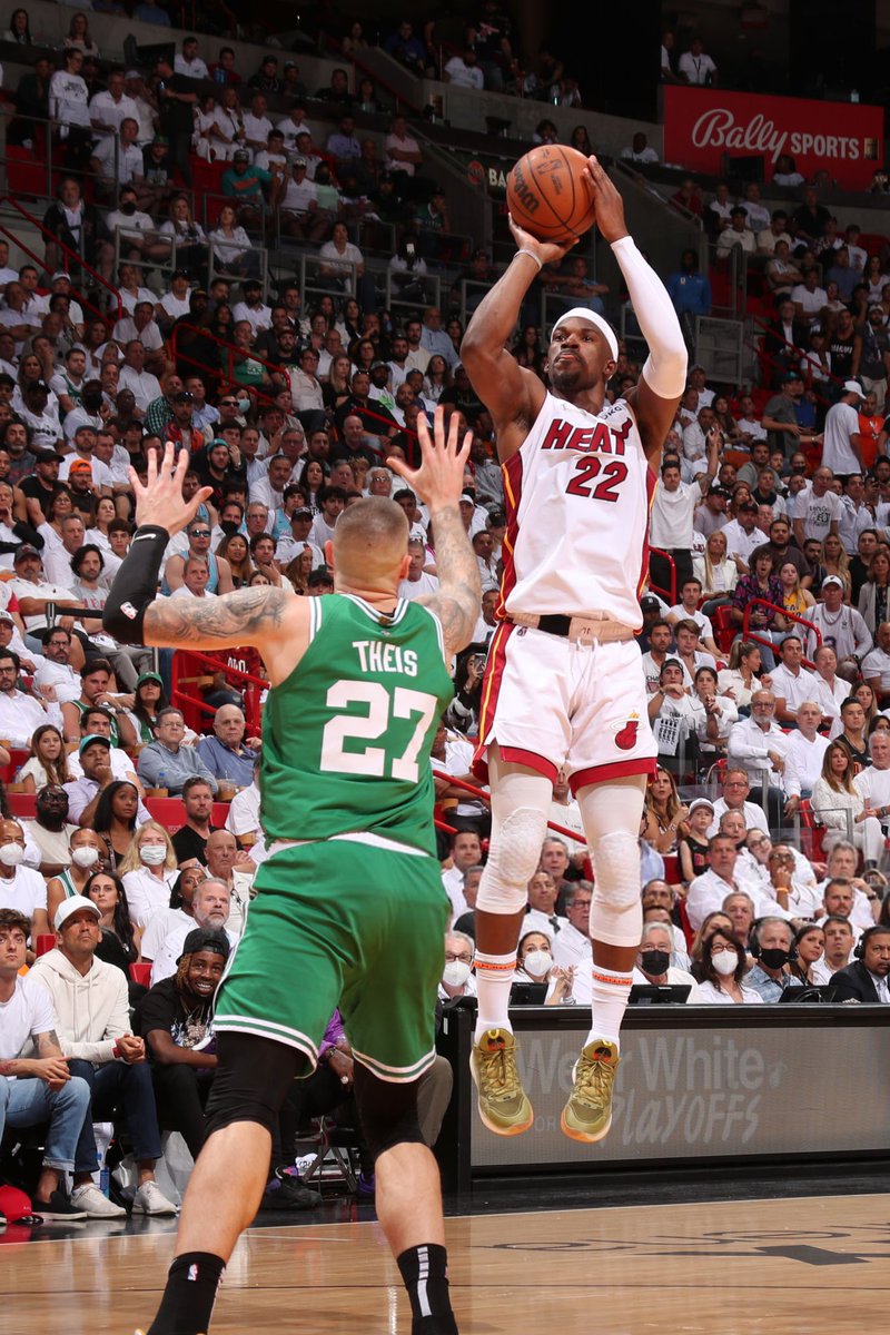 PauGasolAcademy's tweet photo. 🌟 Una actuación de PELÍCULA 🎬
El liderazgo de @JimmyButler ha llevado a los @MiamiHEAT a estar a punto de clasificarse para la final de la @NBAspain. En los últimos dos partidos, ha disputado 94 de los 96 minutos, dejándolo todo en la pista.
Leading by example!👏
#PGAPlayer https://t.co/PVIurqWmkE