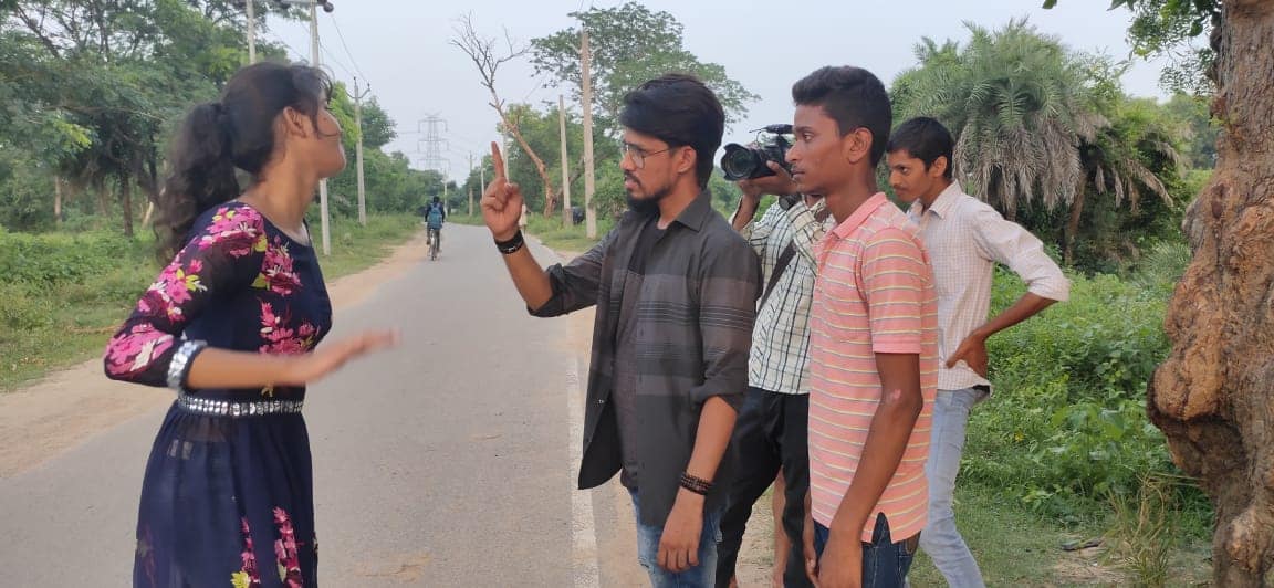rajranjanrr_'s tweet photo. short films shoot
#Rajranjan #FashionModel #MrAttitude
#rajranjan #rajranjanofficial #actorrajranjan #modelrajranjan #traindingrajranjan #rr #rajranjanrr #rajranjanbollywood
#bollywood #trending #viral #actorlife https://t.co/G9itIBhJRI