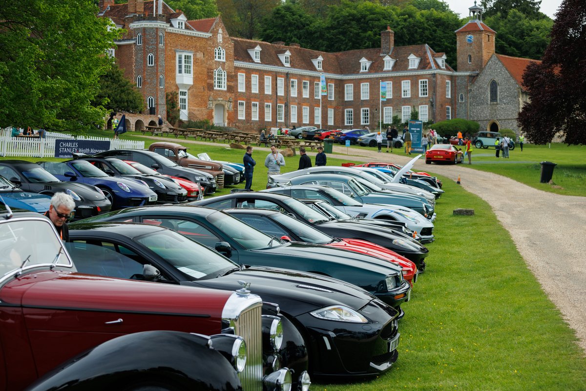 Our #MondayMotivation comes from these amazing supercars cars from Supercars &amp; Classics Weekend. 📸  We can't wait to relive this weekend all over again next year!