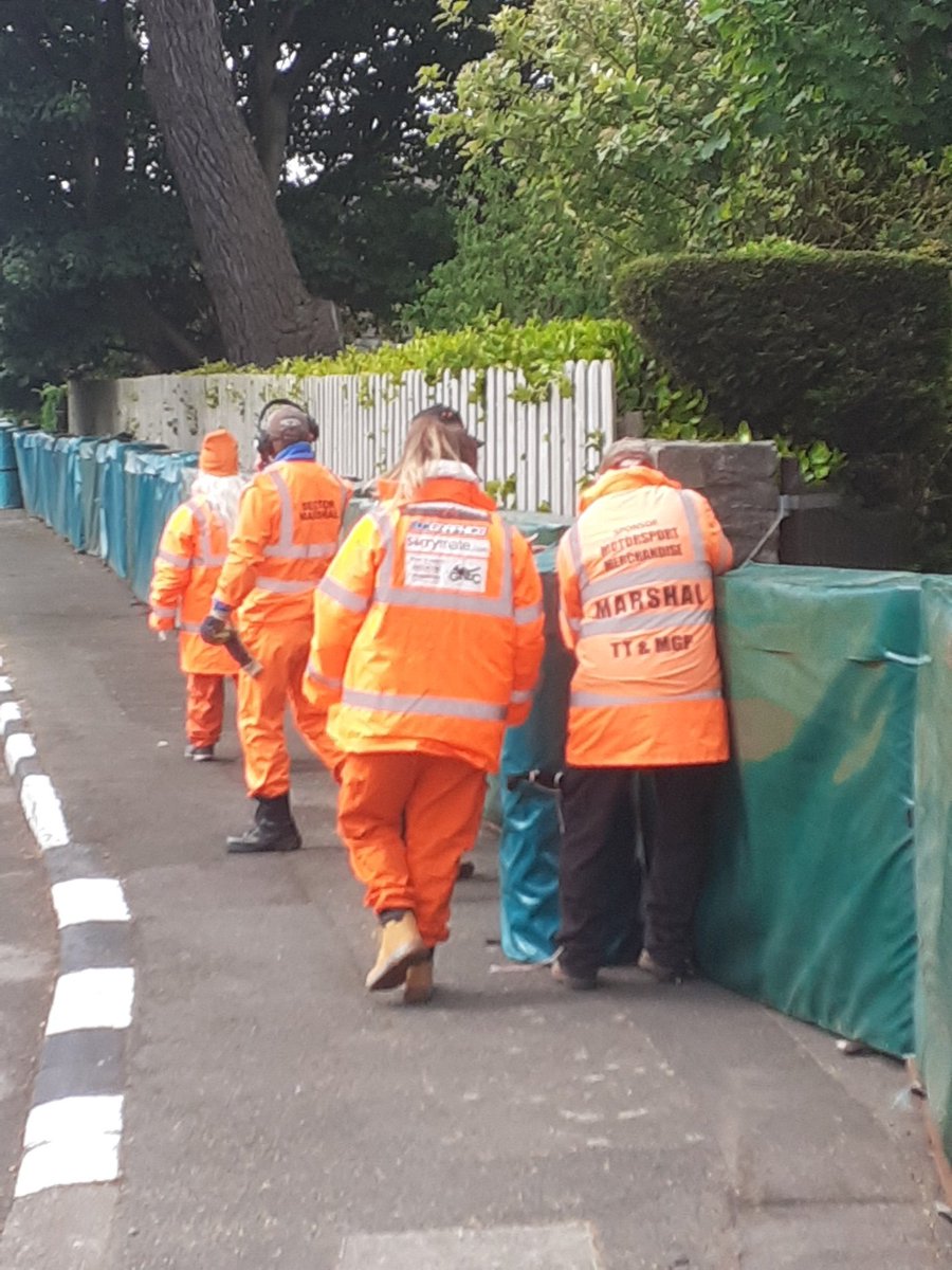 oneninefoursix tweet media