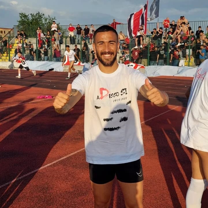 pandasportsm's tweet photo. 🙌 @franpadin ha logrado la permanencia en la @LegaDilettanti con el Castrovillari.
¡Enhorabuena! 👏
#FrancoPadin #Padin #SerieD #Castrovillari https://t.co/6cnkdmJRD7