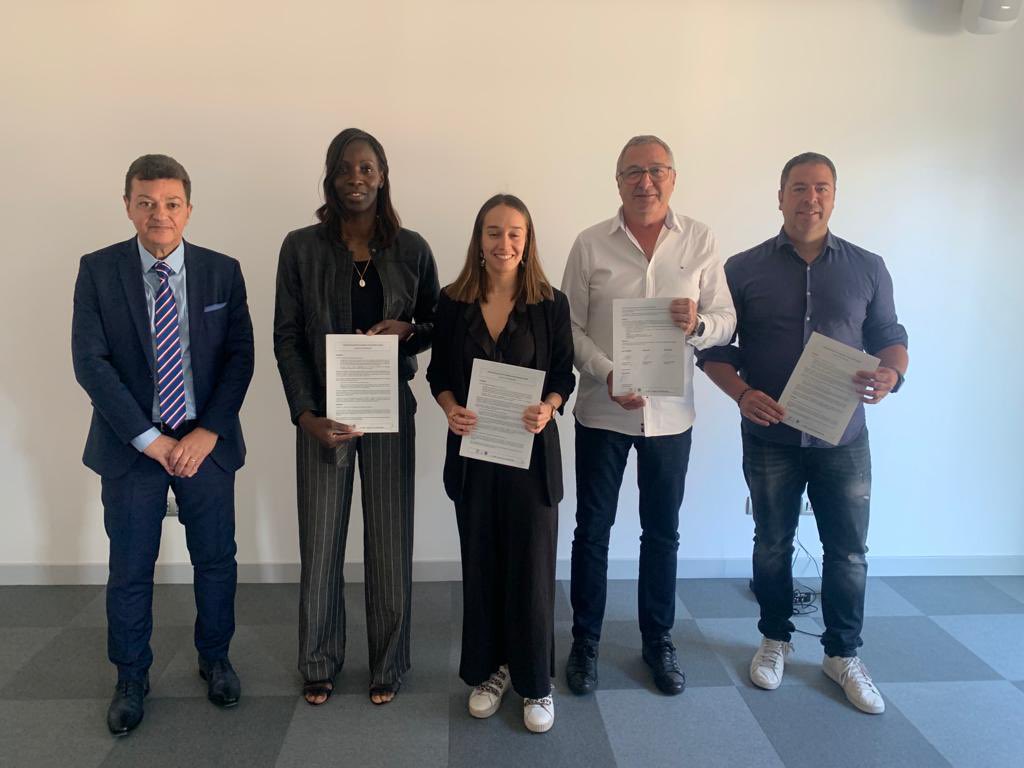 Dihane Handball tweet media