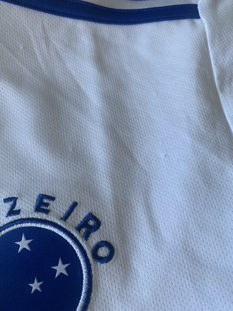 Marcinhoveloso's tweet photo. @adidasbrasil @Cruzeiro Ola @adidasbrasil usei minha camisa 1x e olha com ela desfiou toda!! Me ajuda ai!!! https://t.co/dvue71Ngsi