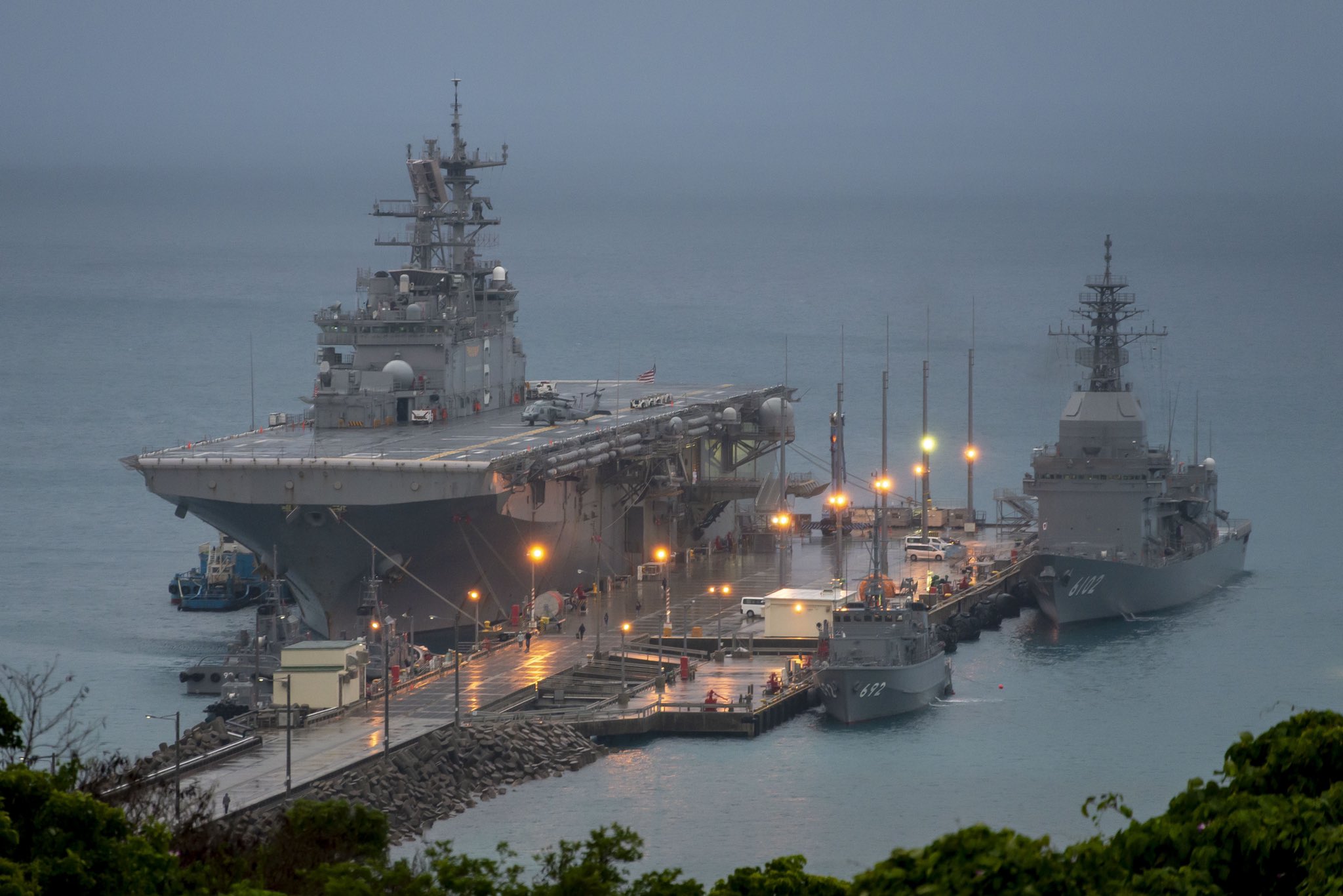 うえp ワスプ級強襲揚陸艦ボノム リシャール その後悲劇に見舞われ昨年除籍に Uss Bonhomme Richard Lhd 6 T Co 6ajsgqv2r9 Twitter