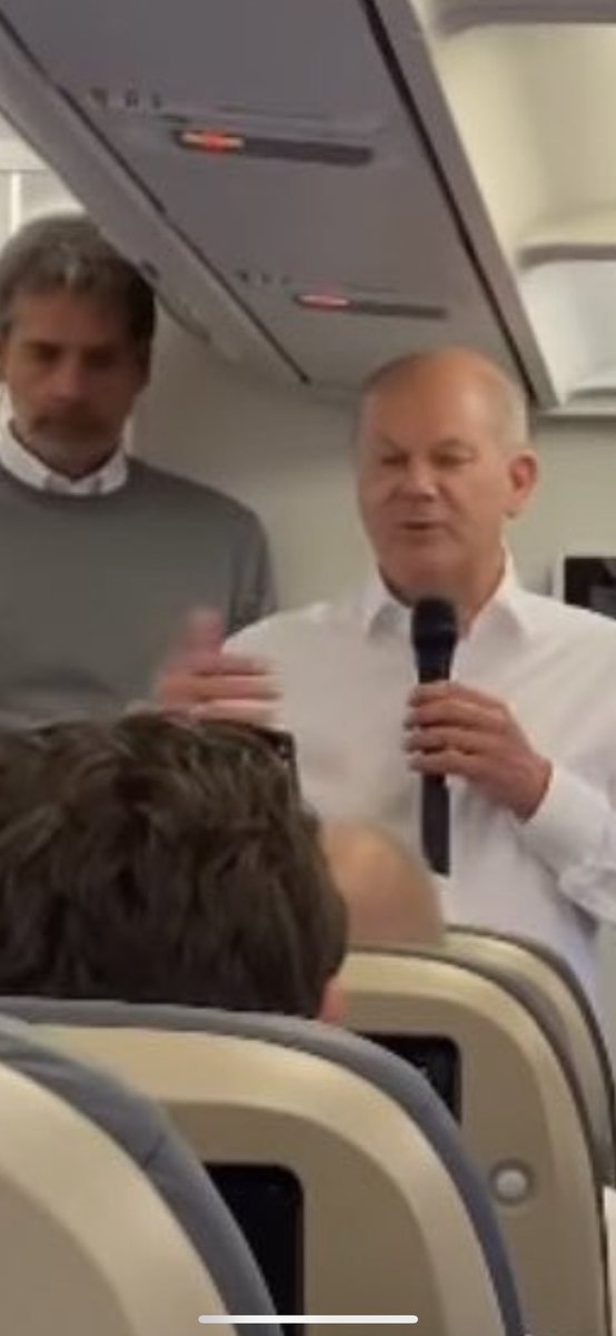 Wenn man Sie das nächste Mal mit der Polizei aus dem Zug werfen will, weil Sie keine Maske tragen – zeigen Sie einfach dieses Foto.