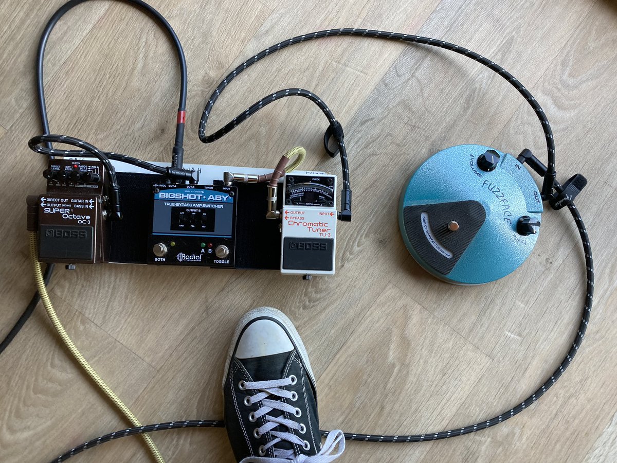 burp69's tweet photo. Looking for very loud #soundoffuz with #fuzzface into  dual amp Bass/Guitar amp rig 🔥😎 #radialbishotaby https://t.co/n5nlSovfm3