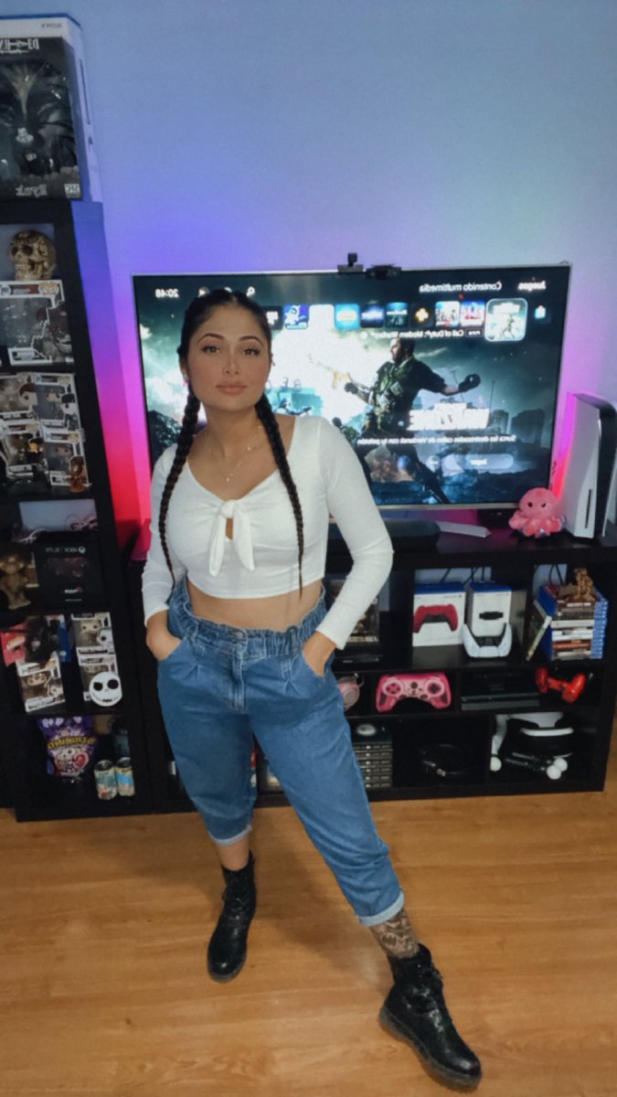Poco a poco el setup va cogiendo forma 🔥🎮 será que hacemos un pequeño tour por cada espacio? 🤔

ps5 #xboxone #videogames #gamer #gaming #gamersunite #gamingcorner #gamingsetup #gameroom #gamezspace #gamergirl #streamergirl #geekgirl #collectoredition #setupgamer #gamrtalk