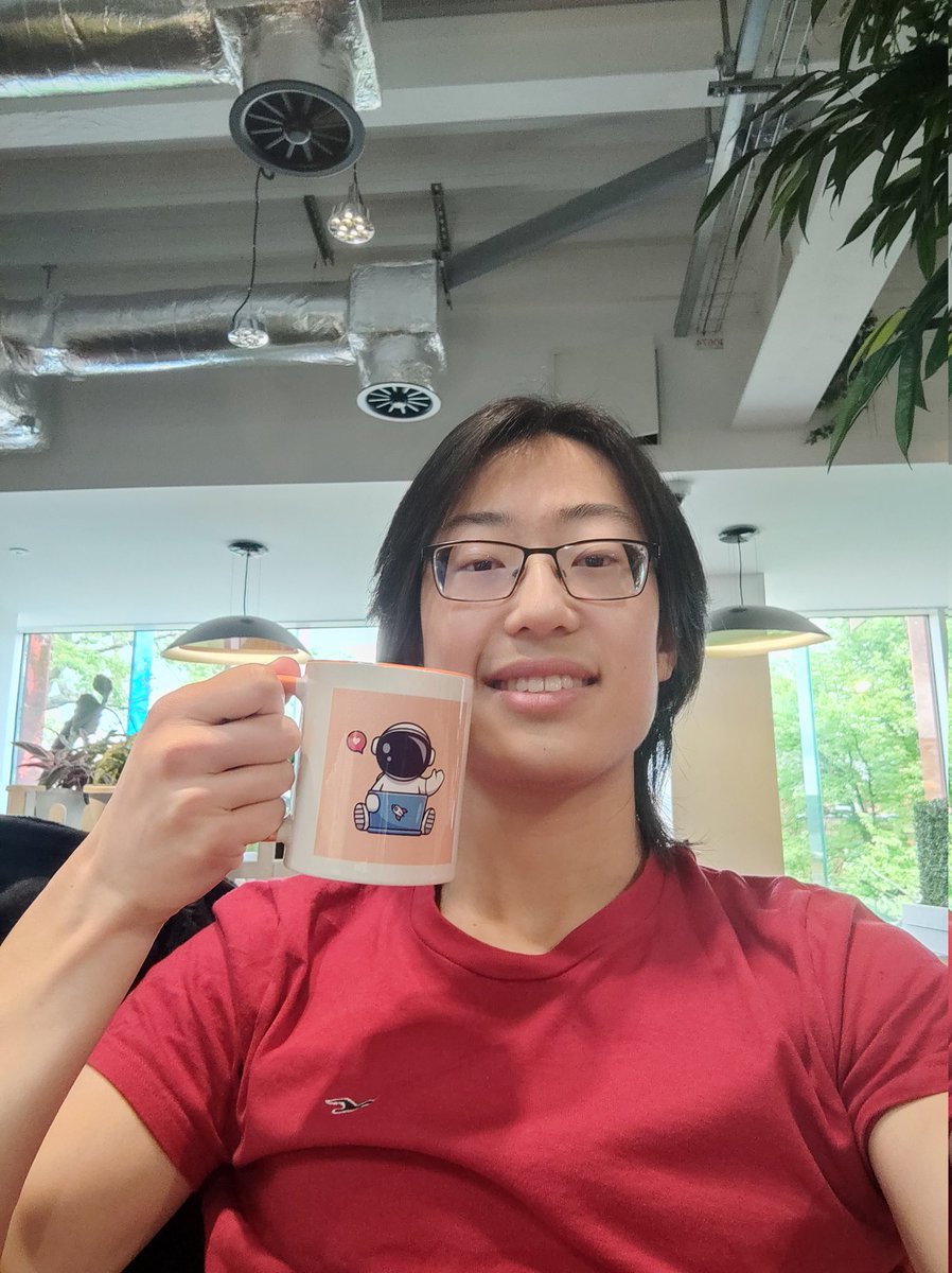 chuntimchan's tweet photo. Currently attending the Blockchain101 event at Queen's. Won an amazing mug designed by one of the organisers!
#QUBCareers #QUBDevelopmentWeeks #Blockchain101 https://t.co/gze4n9E3Ge