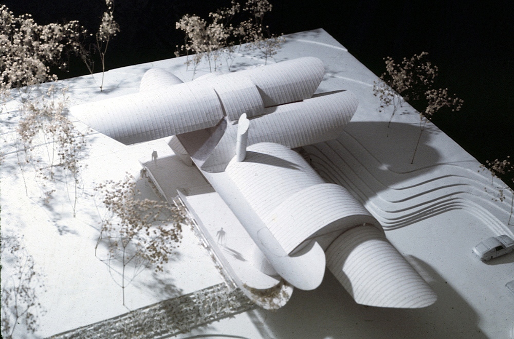 PaulRudolphInst's tweet photo. Model of the Shuey residence in Bloomfield Hills, Michigan, designed by Paul Rudolph in 1970.⁠⠀⁠
⠀⁠
#architecture #art #architect #brutalism #model #docomomo #paulrudolph #archinect #dwellmagazine #architectmag #themodernhouse #建築 #建築學 #архитектура #هندسةمعمارية https://t.co/o56my1pEuI