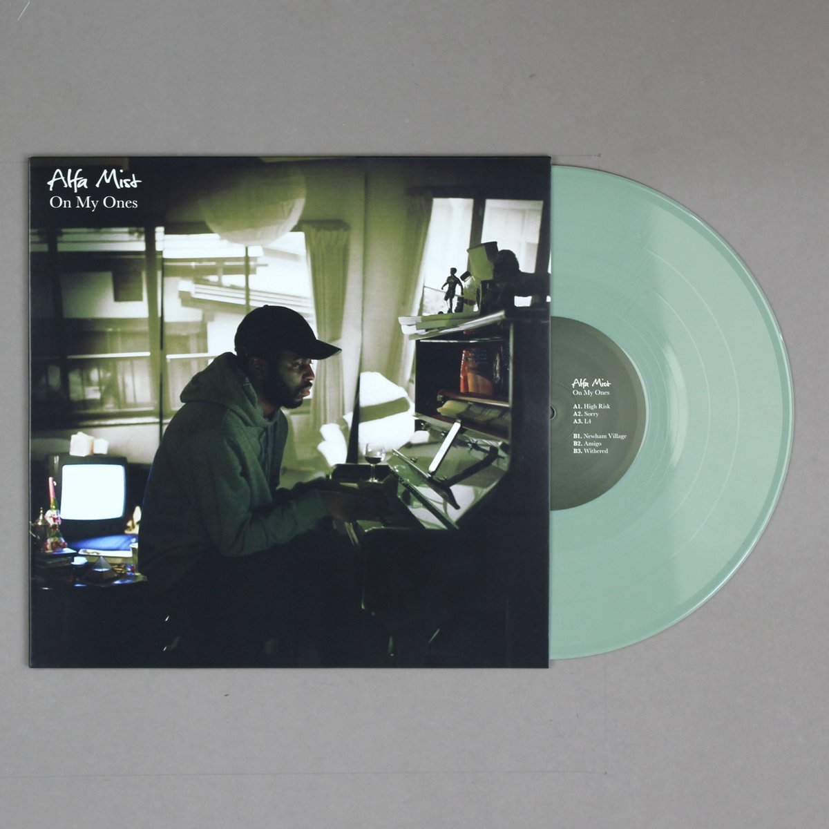 Just Landed:
<a href="/AlfaMist/">Alfa</a> - On My Ones
<a href="/Sekito_Records/">Sekito</a>

bleep.com/release/179535

+ 2022 repress

On My Ones inhabits an interstitial space between genres and painfully felt emotions moments, with searching solo recordings that summate feelings for the everyday