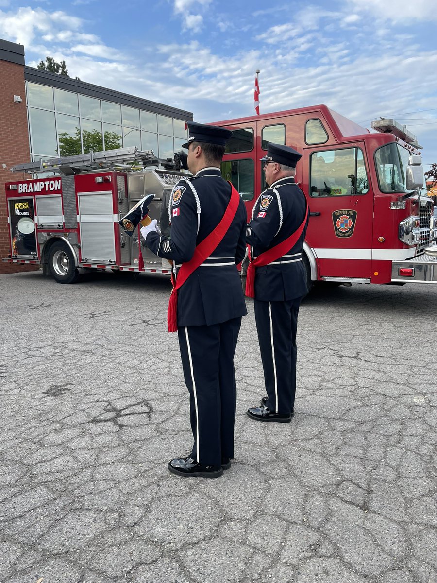 This morning District Chief Peter Reid finishes an admiral 37 year career with <a href="/BramptonFireES/">Brampton Fire & Emergency Services</a>. His distinguished service was honoured through a pipe-out by <a href="/BfesGuard/">BFES Honour Guard</a>. We wish you the very best in your retirement, and are grateful for your leadership. ^NR @ChiefBoyes  <a href="/BPFFA1068/">Brampton PFFA</a>