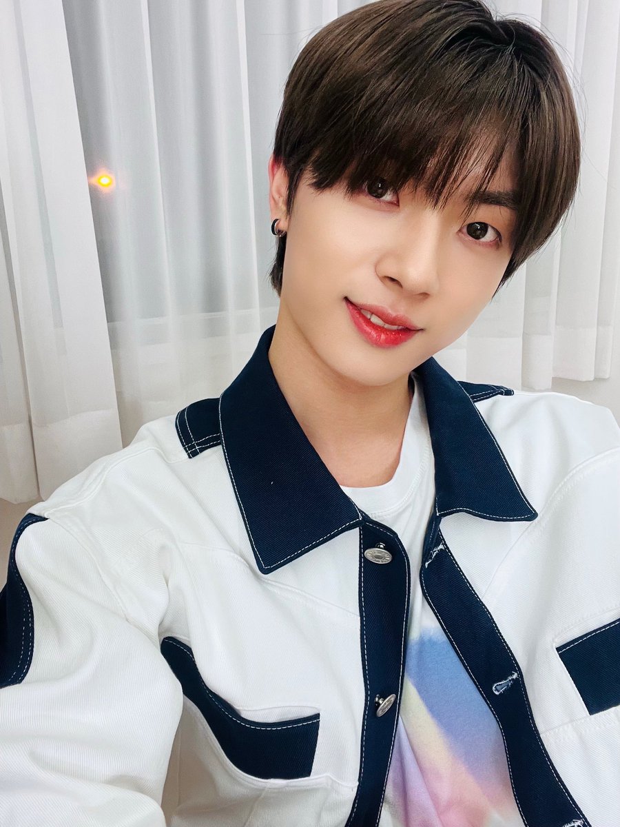 official_ONEWE's tweet photo. [#강현] 별보다 빛나는 위브덜💜 https://t.co/lc7D6nLgRh