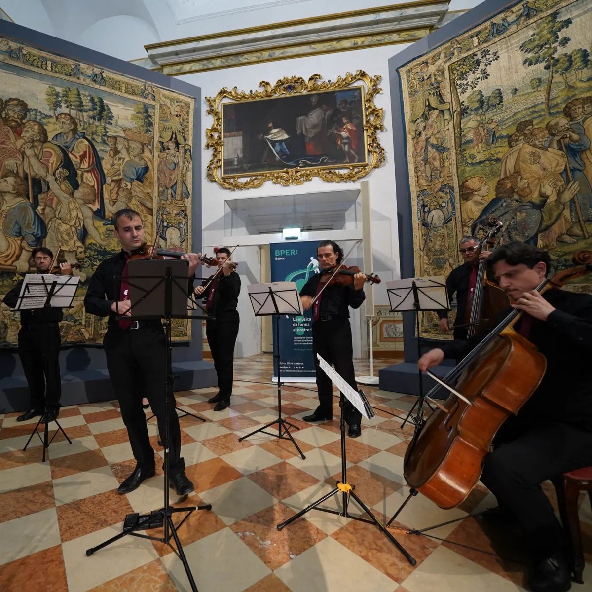 SiparioT's tweet photo. Musica al Museo – Museo Pontificio Santa Casa, Loreto
22 maggio 2022
#festivalsipario #musicaalmuseo #orchestra #orchestrarossinipesaro #bperbanca #adaventi #pianoforte #musicalive #pianosolo #sinfonica #concerto #violoncello #instaclassica #igersmarche #marche https://t.co/74Shlc0UMu