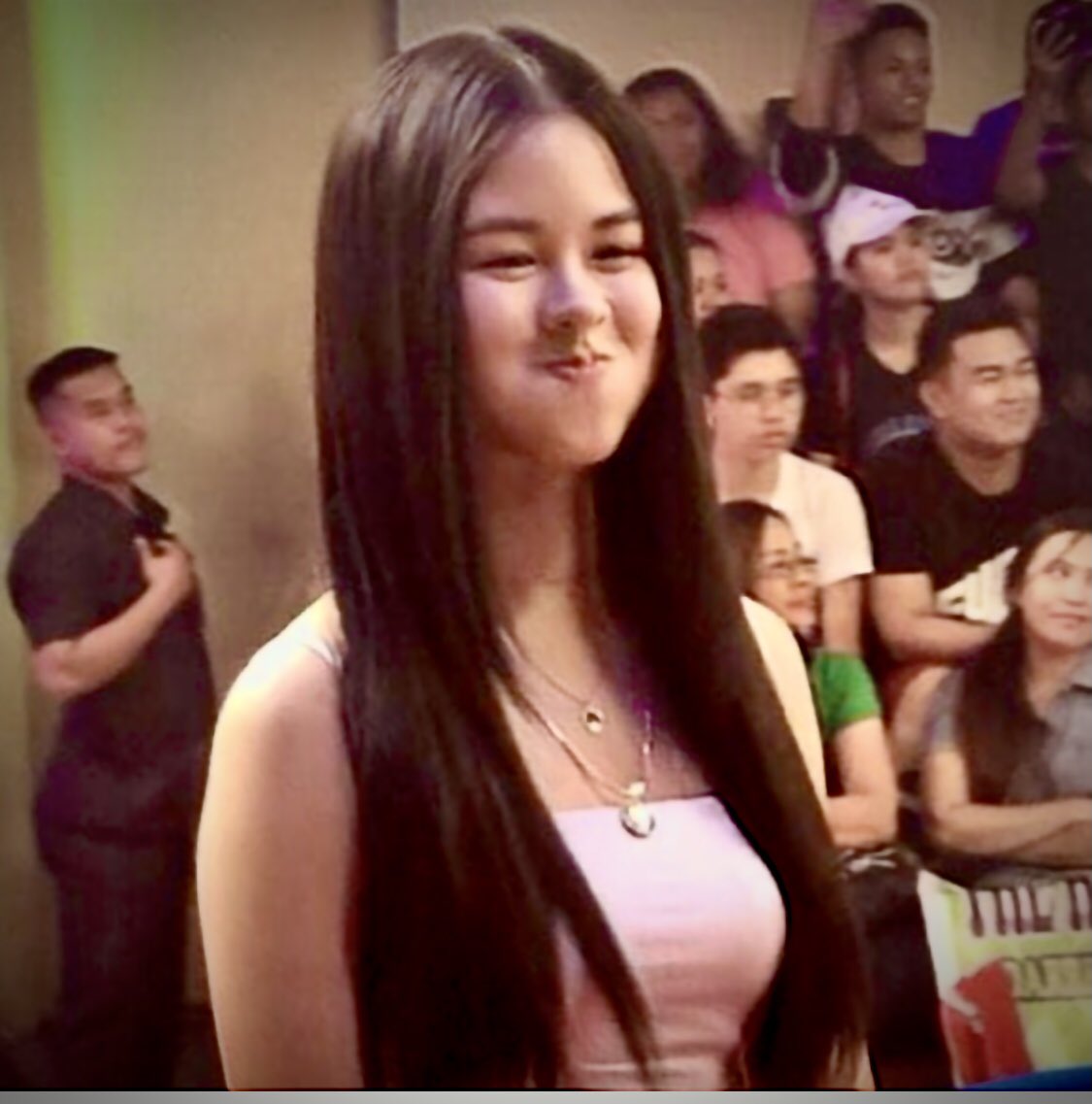 accioDK's tweet photo. Miss youu big time!!! Grad pic reveal ah!! 🤞🏻 #KissesDelavin https://t.co/uzu1q9RCMd