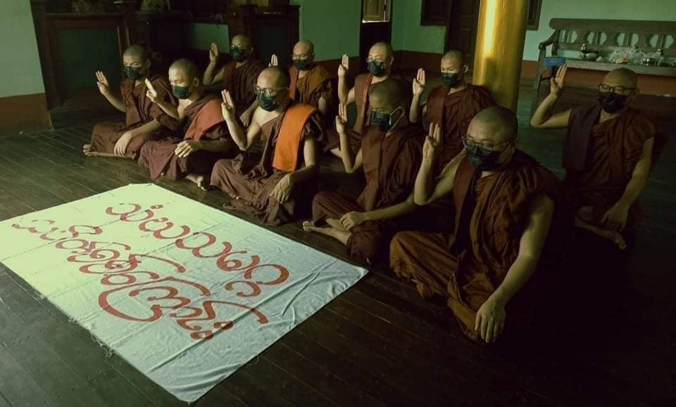 YounNi17's tweet photo. Anti-coup revolutionary domestic strike by Mandalay Monks' Union as 476th day.  #2022May30Coup #WarCrimesOfJunta #WhatsHappeningInMyanmar https://t.co/WmxfABzvHH