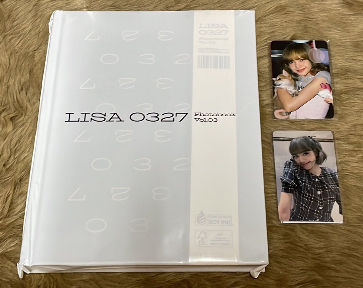 Krishygee's tweet photo. so for today’s video, I luckily pulled “0237 out of 0327” random SIGNED PHOTOBOOK BY LISA 🐥😭💛 YES LISA SIGNED PHOTOBOOK Vol.3 🥹

PS: ung isang photobook lang binili mo tapos may signed pa sa loob 🤭😄 https://t.co/nLxgajzdtu