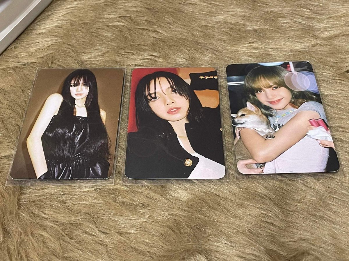 Krishygee's tweet photo. so for today’s video, I luckily pulled “0237 out of 0327” random SIGNED PHOTOBOOK BY LISA 🐥😭💛 YES LISA SIGNED PHOTOBOOK Vol.3 🥹

PS: ung isang photobook lang binili mo tapos may signed pa sa loob 🤭😄 https://t.co/nLxgajzdtu