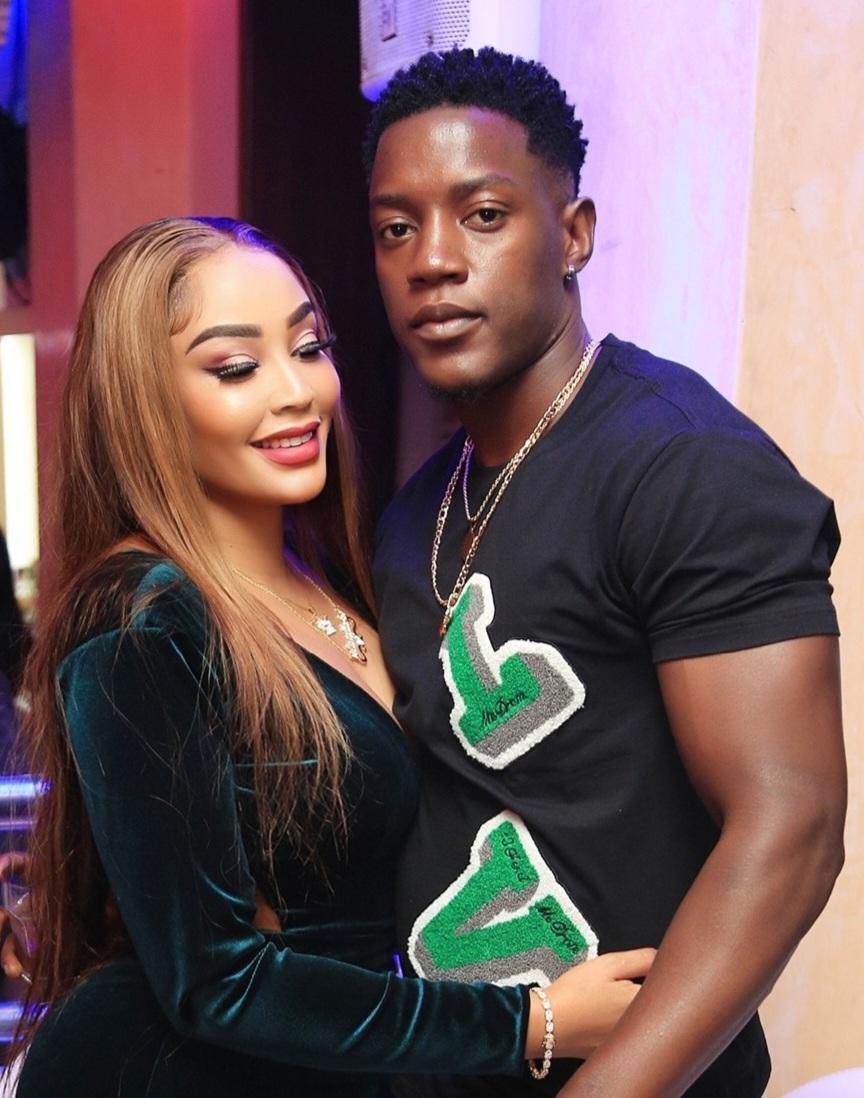 MBU's tweet photo. .@ZariTheBosslady ayongede okulumya abateesi 🤭 https://t.co/TyYpAUIoaw