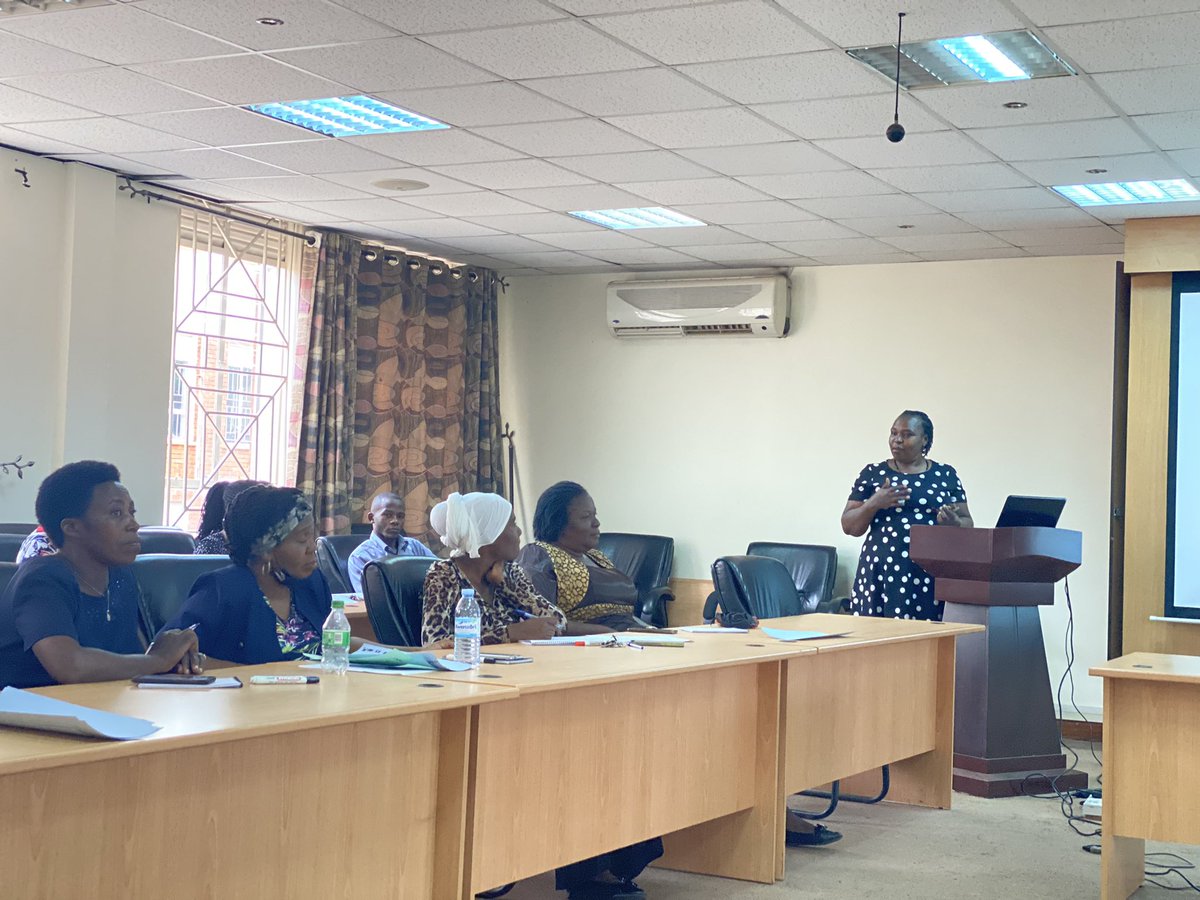MakerereGMD's tweet photo. What does it mean when the teachers tell the young boys that the head of the family is a man?
Especially when this boy is growing up with a single mother or widowed mother?
#Genderconversations #Genderequalitymatters https://t.co/yXziBtZ8tS
